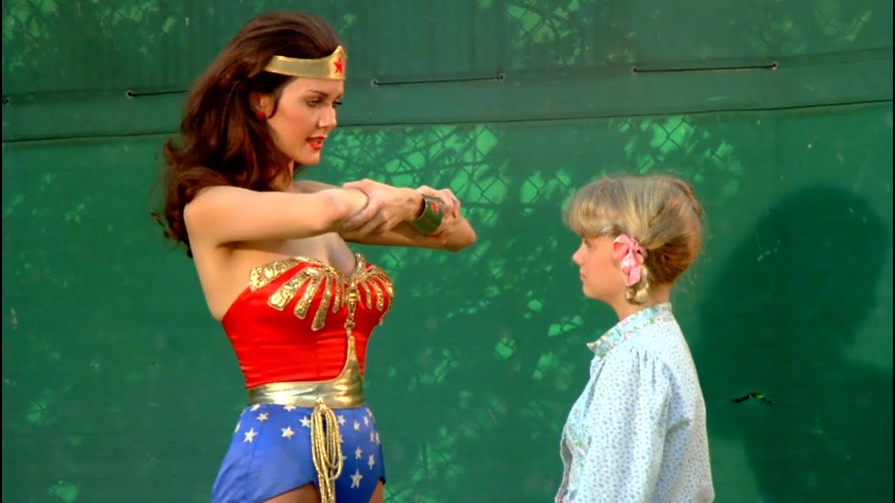 Wonder Woman Trains The Girl From Islandia Julie Anne Haddock How To Use Her Powers P BD